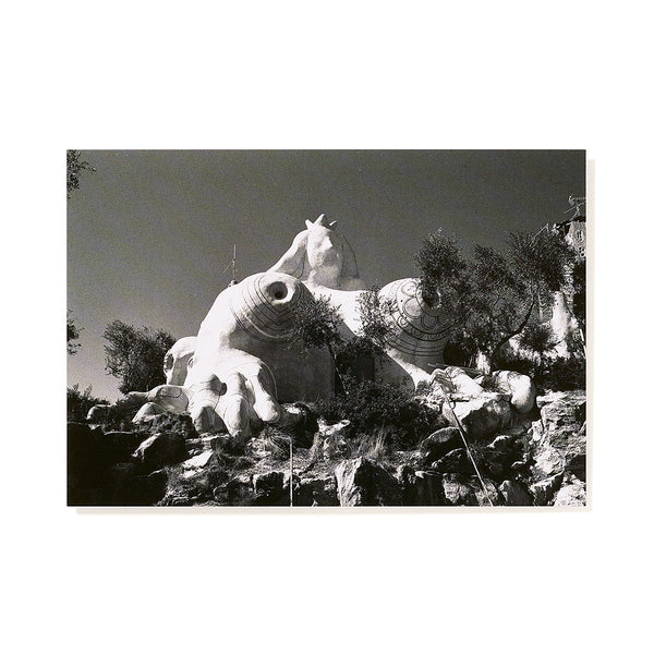 Postcard The Empress (concrete)